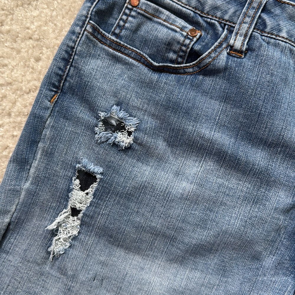 !iT Women’s Blue Denim Distressed Jean Shorts - Size 12 - Picture 2 of 4